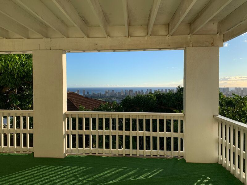 Amazing Views 2bed/1bath unit in St. Louis Heights Available in April! property image