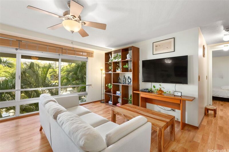 Fully Furnished - 2 BED/1 BATH/1 PARKING in the ideally located Queen Emma Gardens!! property image