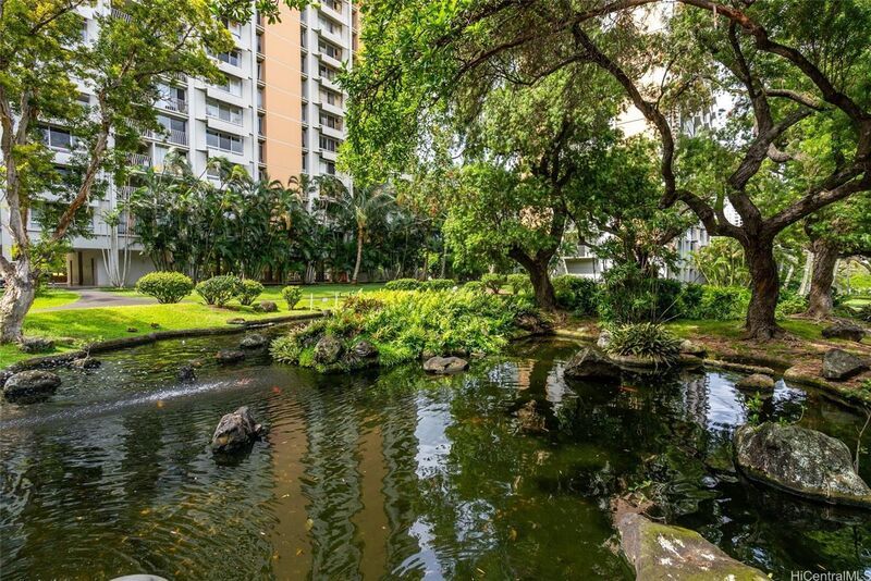 Fully Furnished - 2 BED/1 BATH/1 PARKING in the ideally located Queen Emma Gardens!! property image