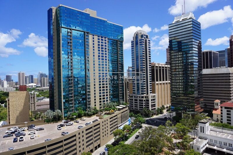 Downtown Honolulu 1 bedroom unit w/ Covered Parking property image