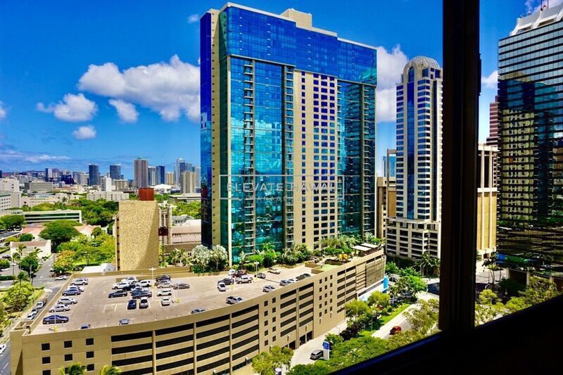 Downtown Honolulu 1 bedroom unit w/ Covered Parking property image