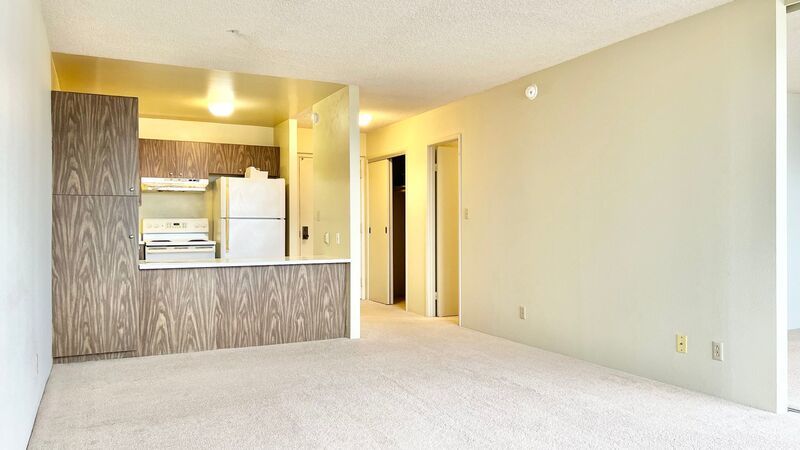 Downtown Honolulu 1 bedroom unit w/ Covered Parking property image