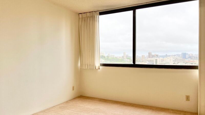 Downtown Honolulu 1 bedroom unit w/ Covered Parking property image