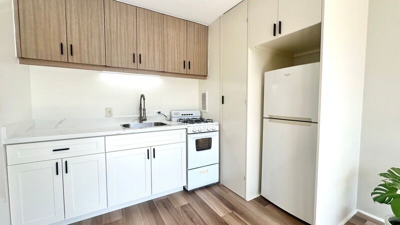 Newly Renovated Studio w/ LANAI & Utilities INCLUDED/Available NOW in Punahou Gardens!! property image