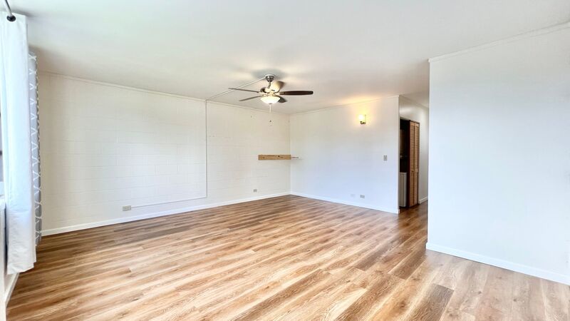 2 BED/2 BATH/1 PRKG across from Pearlridge Mall (Aiea) w/ Washer/Dryer INSIDE property image