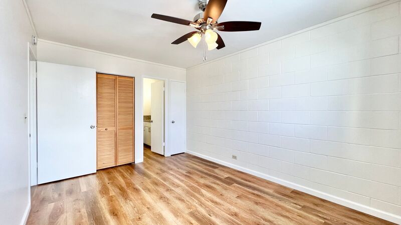 2 BED/2 BATH/1 PRKG across from Pearlridge Mall (Aiea) w/ Washer/Dryer INSIDE property image