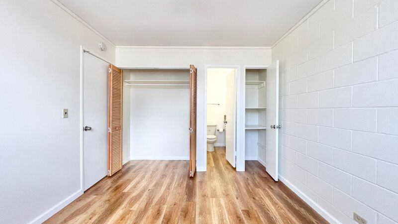 2 BED/2 BATH/1 PRKG across from Pearlridge Mall (Aiea) w/ Washer/Dryer INSIDE property image