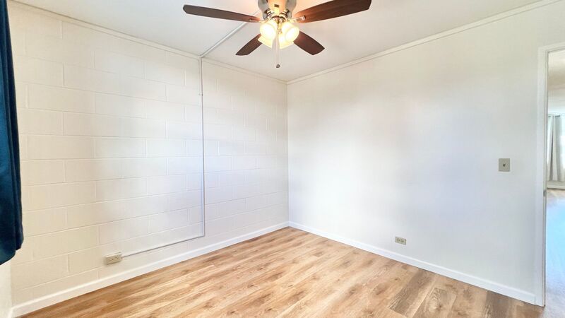 2 BED/2 BATH/1 PRKG across from Pearlridge Mall (Aiea) w/ Washer/Dryer INSIDE property image