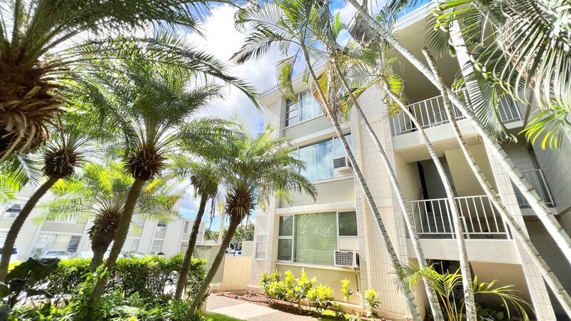 2 BED/2 BATH/1 PRKG across from Pearlridge Mall (Aiea) w/ Washer/Dryer INSIDE property image