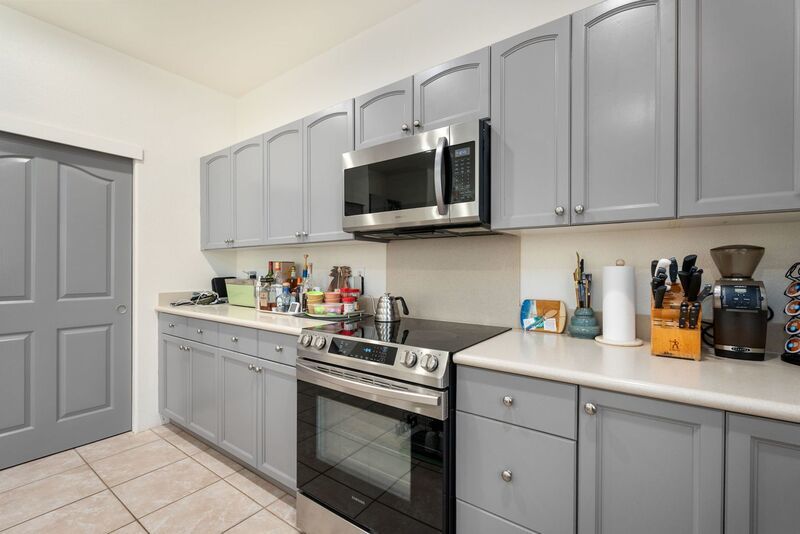 SPACIOUS 3 BED/2.5 BATH HOME IN MILILANI - Den, Pool, Yard, Garage & PV!! MILILANI MAUKA property image