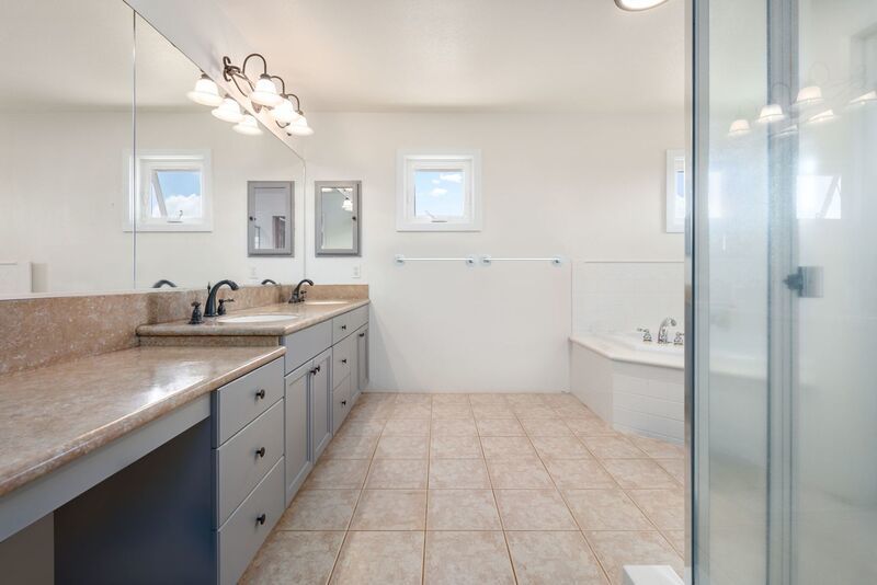 SPACIOUS 3 BED/2.5 BATH HOME IN MILILANI - Den, Pool, Yard, Garage & PV!! MILILANI MAUKA property image