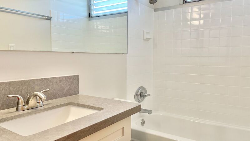 NEWLY RENOVATED, CITY & OCEAN VIEWS - Studio Unit in Pearl City property image