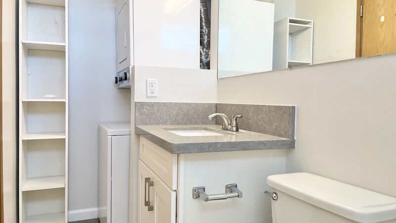 NEWLY RENOVATED, CITY & OCEAN VIEWS - Studio Unit in Pearl City property image