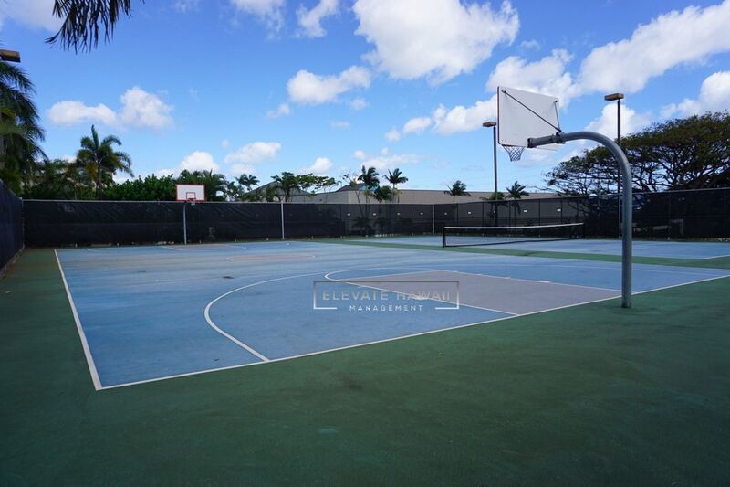 NEWLY RENOVATED, CITY & OCEAN VIEWS - Studio Unit in Pearl City property image