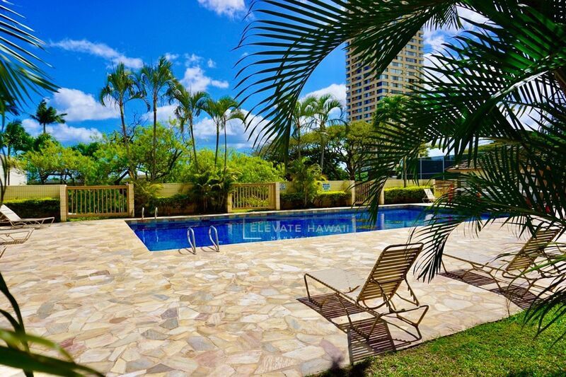 NEWLY RENOVATED, CITY & OCEAN VIEWS - Studio Unit in Pearl City property image