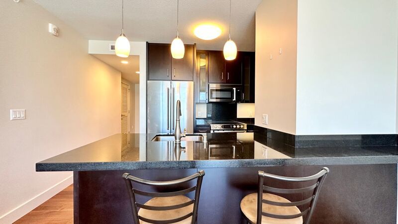 Available NOW - Ideally Located 1 Bedroom 1 Bath with 1 Assigned Parking and Storage Locker in Waihonua property image