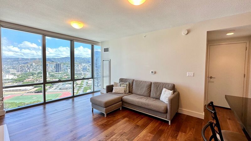 Available NOW - Ideally Located 1 Bedroom 1 Bath with 1 Assigned Parking and Storage Locker in Waihonua property image