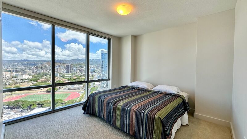 Available NOW - Ideally Located 1 Bedroom 1 Bath with 1 Assigned Parking and Storage Locker in Waihonua property image