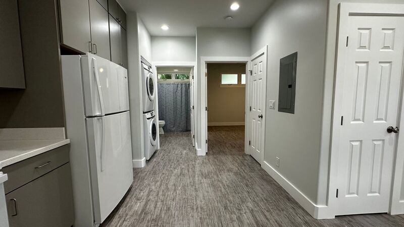 Brand New 1 BED/1 BATH with 1 PRKG - Split AC, Washer/Dryer, and Pet Friendly!! property image
