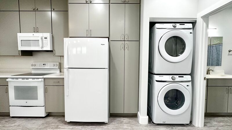 Brand New 1 BED/1 BATH with 1 PRKG - Split AC, Washer/Dryer, and Pet Friendly!! property image
