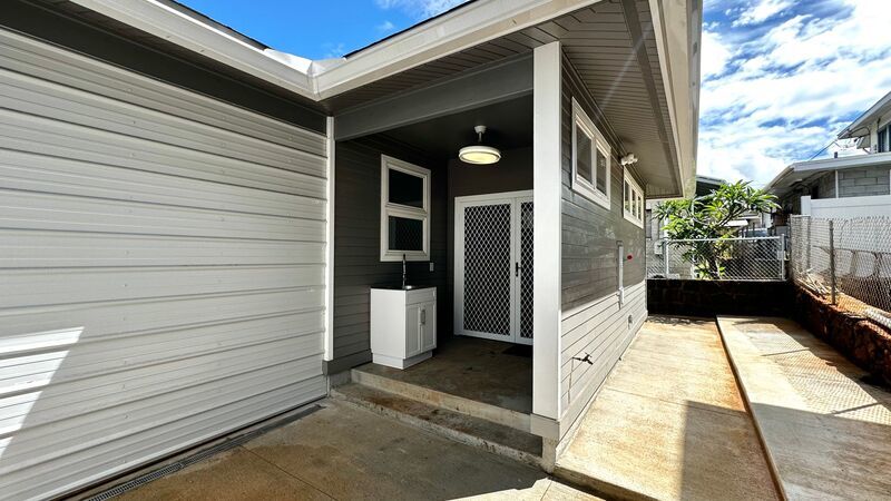 Brand New 1 BED/1 BATH with 1 PRKG - Split AC, Washer/Dryer, and Pet Friendly!! property image