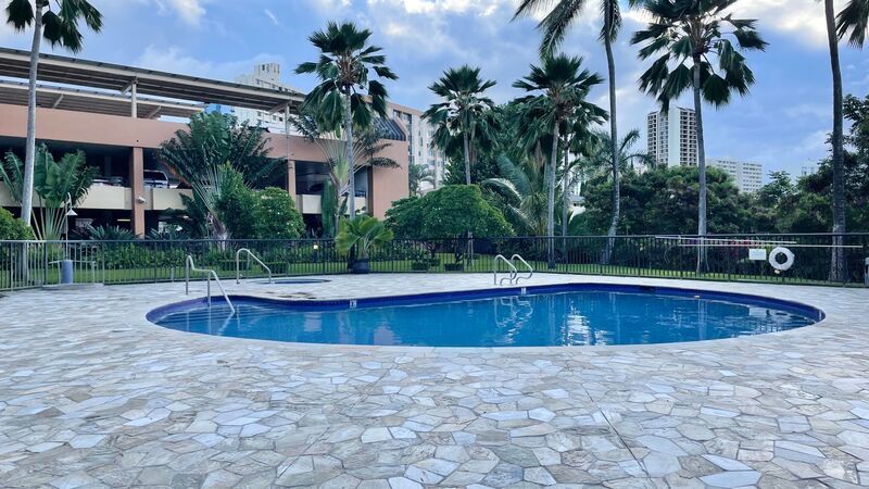 HIGHLY DESIRABLE 2 BED/2 BATH SPECTACULAR VIEWS property image