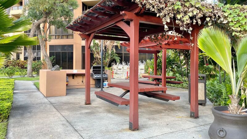 HIGHLY DESIRABLE 2 BED/2 BATH SPECTACULAR VIEWS property image