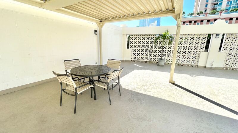 FULLY FURNISHED STUDIO IN KING MANOR! CLOSE TO STRAUB-WARD-KAPIOLANI property image