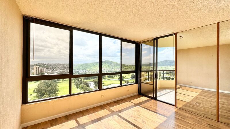 HIGHLY DESIRABLE 2 BED/2 BATH SPECTACULAR VIEWS property image