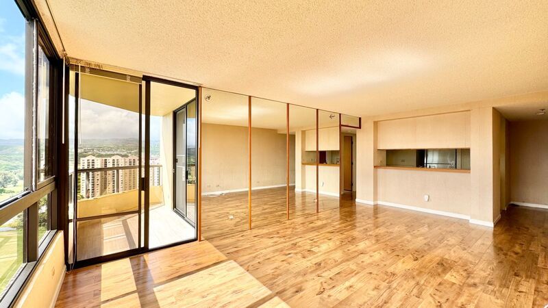 HIGHLY DESIRABLE 2 BED/2 BATH SPECTACULAR VIEWS property image