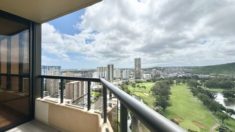 HIGHLY DESIRABLE 2 BED/2 BATH SPECTACULAR VIEWS property image