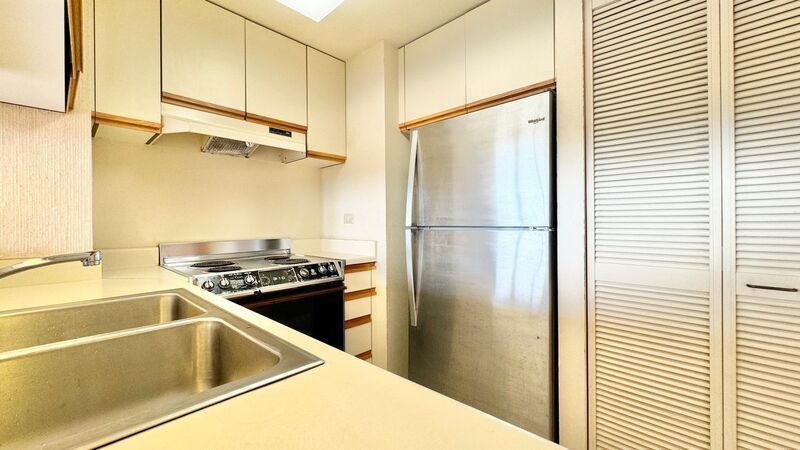 HIGHLY DESIRABLE 2 BED/2 BATH SPECTACULAR VIEWS property image