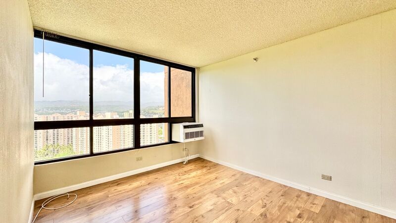 HIGHLY DESIRABLE 2 BED/2 BATH SPECTACULAR VIEWS property image