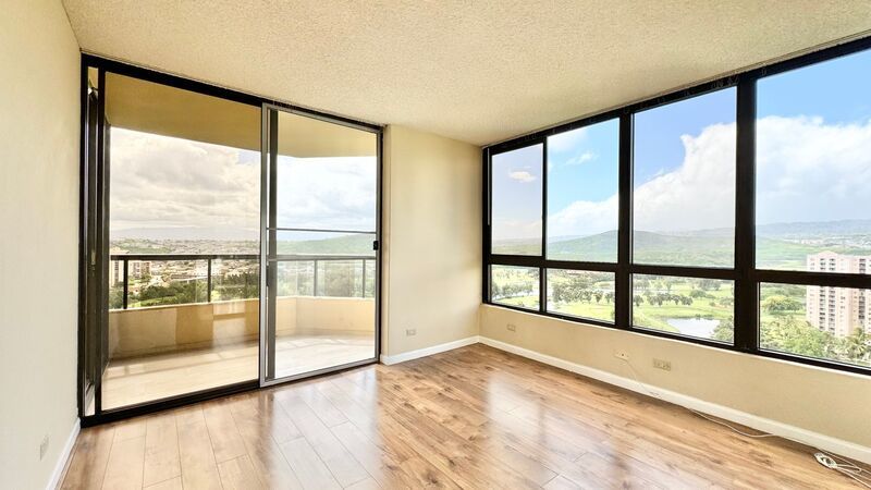 HIGHLY DESIRABLE 2 BED/2 BATH SPECTACULAR VIEWS property image