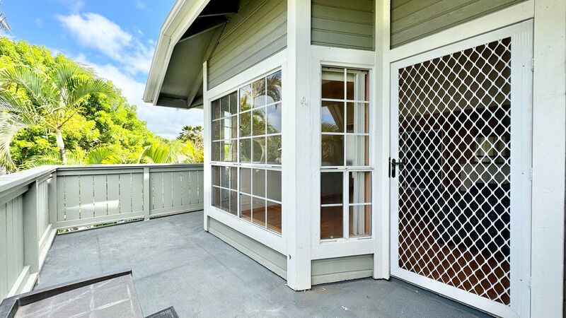 2 BED/2 BATH/2 PRKG + Washer/Dryer INSIDE unit Available Now!! Highly Desirable CROSSPOINTE (Halawa) property image