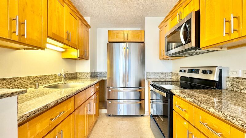 CENTURY WEST 2 BED 2 BATH UNIT WITH 2 PARKING STALLS IN SALT LAKE! property image