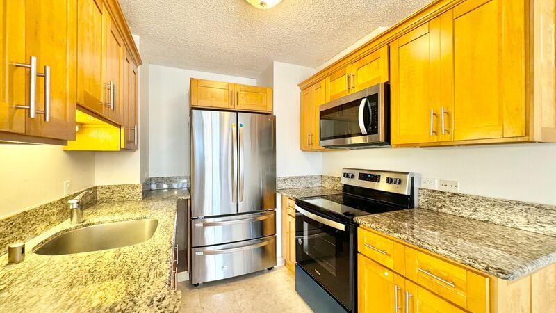 CENTURY WEST 2 BED 2 BATH UNIT WITH 2 PARKING STALLS IN SALT LAKE! property image