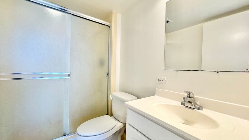 CENTURY WEST 2 BED 2 BATH UNIT WITH 2 PARKING STALLS IN SALT LAKE! property image