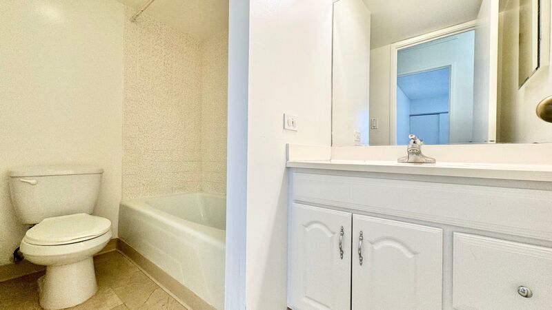 CENTURY WEST 2 BED 2 BATH UNIT WITH 2 PARKING STALLS IN SALT LAKE! property image
