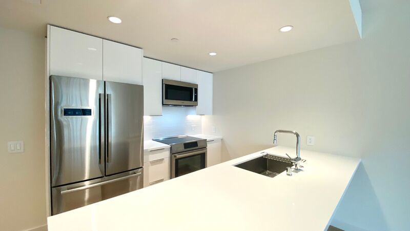 Available NOW - AE'O 1 BED 1 BATH w/ 1 COVERED Parking in Kaka'ako! property image