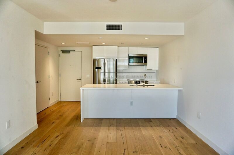 Available NOW - AE'O 1 BED 1 BATH w/ 1 COVERED Parking in Kaka'ako! property image