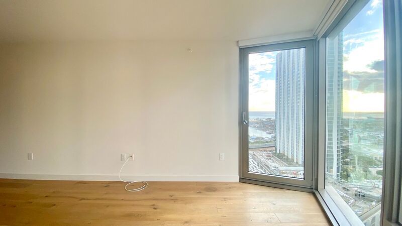 Available NOW - AE'O 1 BED 1 BATH w/ 1 COVERED Parking in Kaka'ako! property image