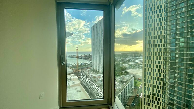Available NOW - AE'O 1 BED 1 BATH w/ 1 COVERED Parking in Kaka'ako! property image