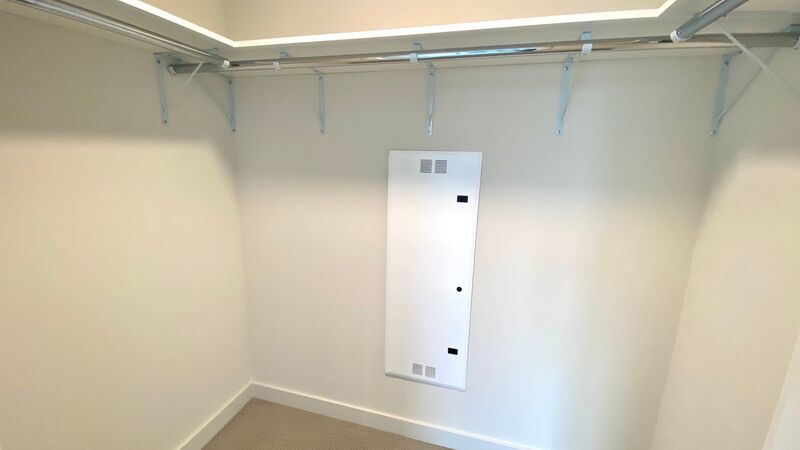 Available NOW - AE'O 1 BED 1 BATH w/ 1 COVERED Parking in Kaka'ako! property image