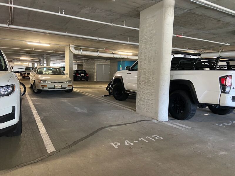 Available NOW - AE'O 1 BED 1 BATH w/ 1 COVERED Parking in Kaka'ako! property image