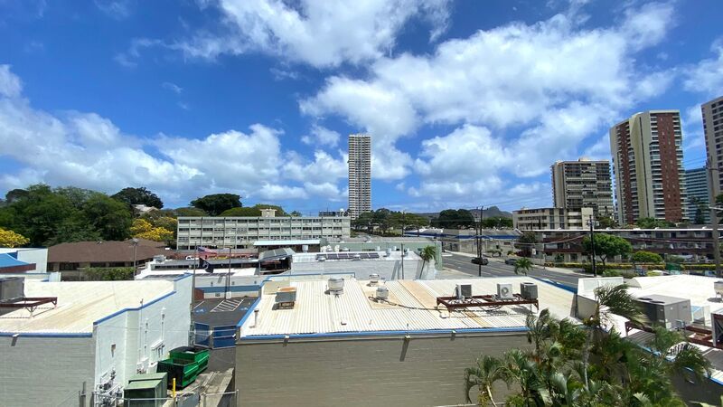 STUDIO w/ 1 PARKING AVAILABLE June 2025 NEAR UH MANOA!!! property image