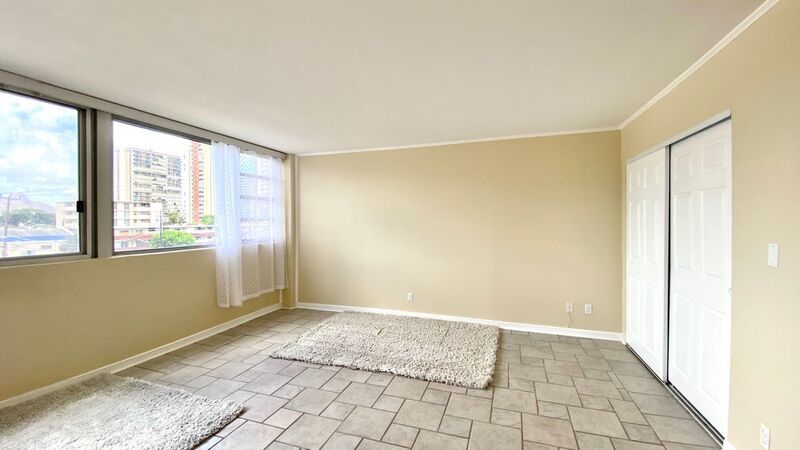 STUDIO w/ 1 PARKING AVAILABLE June 2025 NEAR UH MANOA!!! property image