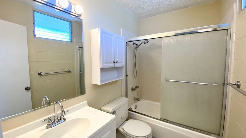 STUDIO w/ 1 PARKING AVAILABLE June 2025 NEAR UH MANOA!!! property image