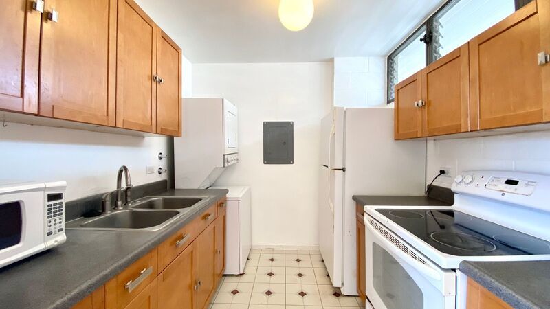 Available Now! Studio on Kinau Street with Washer/Dryer & 1 Covered Parking!!! property image