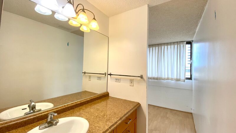 Available Now! Studio on Kinau Street with Washer/Dryer & 1 Covered Parking!!! property image